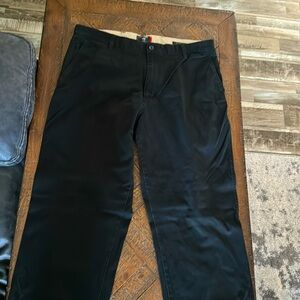 Men’s size 36 black Dockers classic fit with smart 360 flex pants